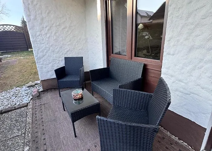 Wagner - Erdgeschoss - Naehe Festspielhaus - 2 Schlafzimmer - Boxspringbetten - Grosse Kueche - Dusche - Badewanne - Extra Wc - Terrasse * Bayreuth