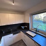Wagner - Erdgeschoss - Naehe Festspielhaus - 2 Schlafzimmer - Boxspringbetten - Grosse Kueche - Dusche - Badewanne - Extra Wc - Terrasse * Bayreuth