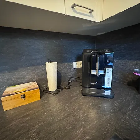 Wagner - Erdgeschoss - Naehe Festspielhaus - Free-wifi - Schlafzimmer - Boxspringbetten - Grosse Kueche - Dusche - Badewanne - Extra Wc - Terrasse - Dtv-zertifiziert