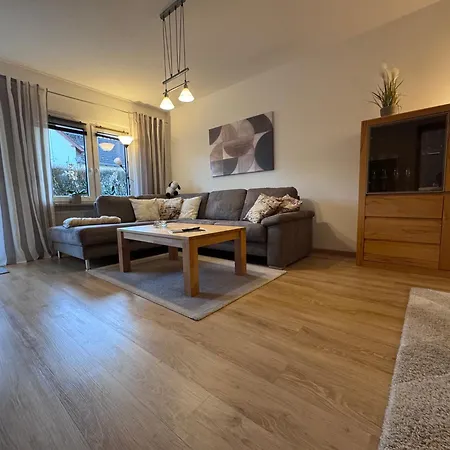 Apartamento Wagner - Erdgeschoss - Naehe Festspielhaus - 2 Schlafzimmer - Boxspringbetten - Grosse Kueche - Dusche - Badewanne - Extra Wc - Terrasse *