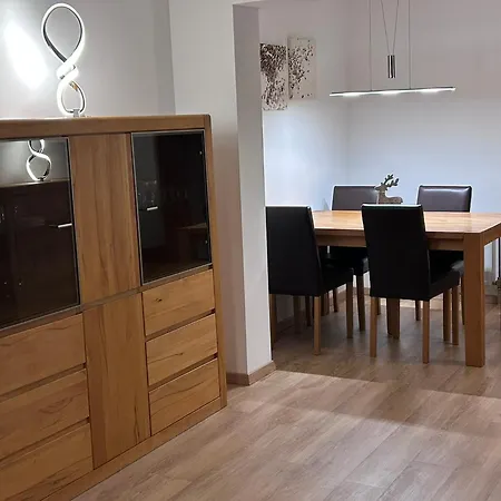 Wagner - Erdgeschoss - Naehe Festspielhaus - Free-wifi - Schlafzimmer - Boxspringbetten - Grosse Kueche - Dusche - Badewanne - Extra Wc - Terrasse - Dtv-zertifiziert بايروث