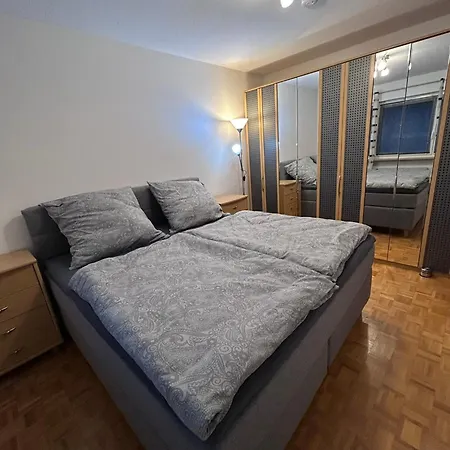 Wagner - Erdgeschoss - Naehe Festspielhaus - Free-wifi - Schlafzimmer - Boxspringbetten - Grosse Kueche - Dusche - Badewanne - Extra Wc - Terrasse - Dtv-zertifiziert Daire Bayreuth