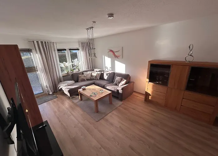 Apartamento Wagner Apartment Bayreuth FeWo - Erdgeschoss - nähe Festspielhaus - 2 Schlafzimmer - Boxspringbetten - große Küche - Dusche - Badewanne - extra WC - Terrasse *